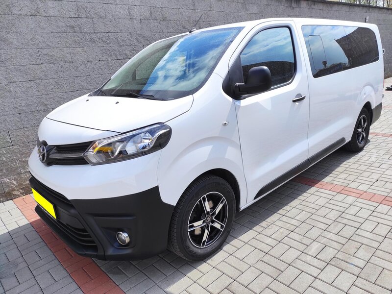 Toyota - ProAce - 2,0D-4D 9 míst, L2, ČR, TZ