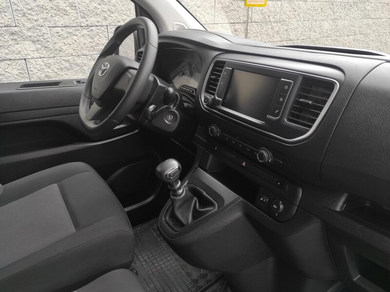 Toyota - ProAce - 2,0D-4D 9 míst, L2, ČR, TZ
