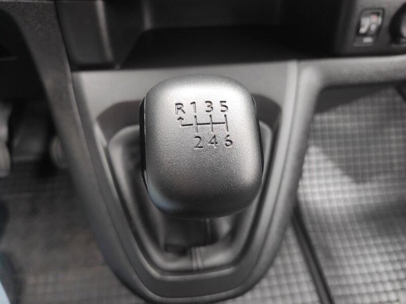 Toyota - ProAce - 2,0D-4D 9 míst, L2, ČR, TZ