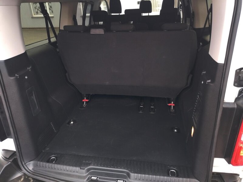 Toyota - ProAce - 2,0D-4D 9 míst, L2, ČR, TZ