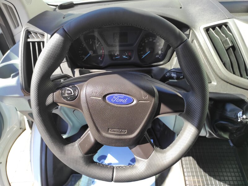 Ford - Transit - 2,0TDCI RUKA JEŘÁB, po servise Ford - Transit - 2,0TDCI RUKA JEŘÁB, po servise