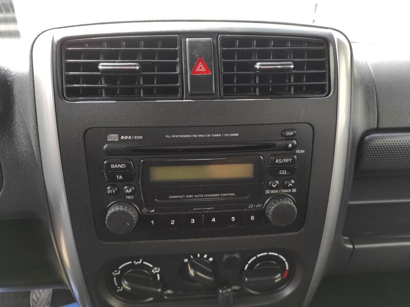 Suzuki - Jimny - 1,3i 62kW, 4x4, Tažné