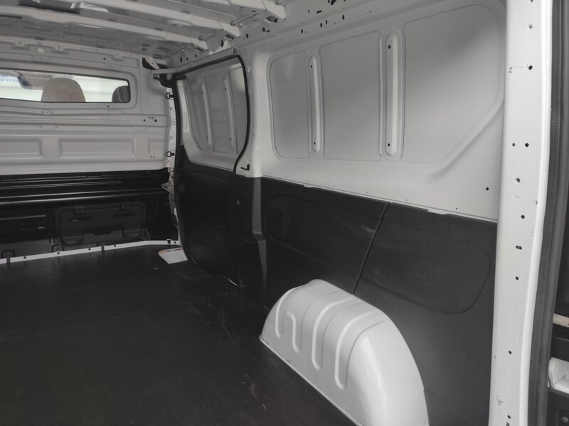 Renault - Trafic - 2,0BdCi L2H1P2, Cool, EDC / AT Renault - Trafic - 2,0BdCi L2H1P2, Cool, EDC / AT