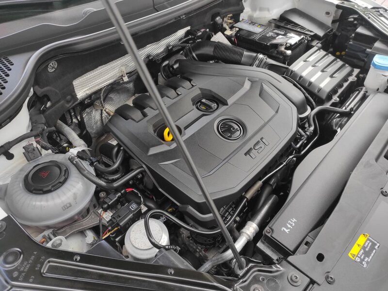 Škoda - Karoq - 1,5TSi ACT, DSG, STYLE, TZ