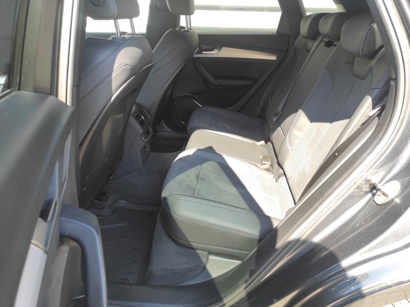 Audi - Q5 - 2,0TDi 40 150kW,4x4,S-Line, ČR