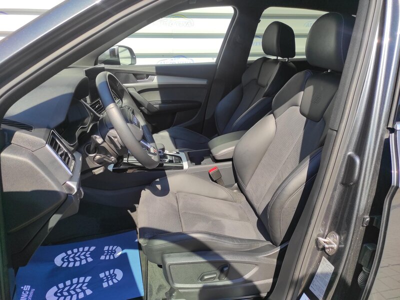 Audi - Q5 - 2,0TDi 40 150kW,4x4,S-Line, ČR