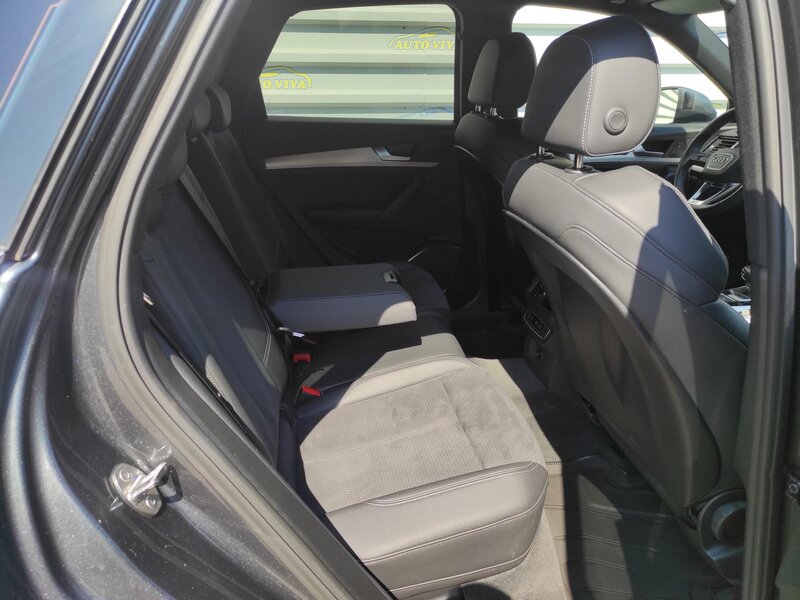 Audi - Q5 - 2,0TDi 40 150kW,4x4,S-Line, ČR
