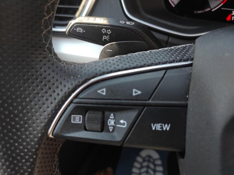 Audi - Q5 - 2,0TDi 40 150kW,4x4,S-Line, ČR