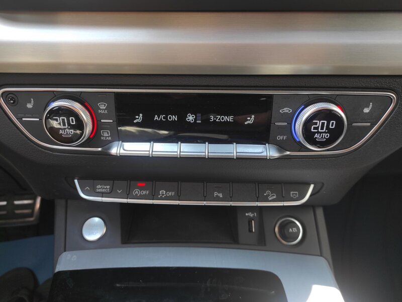 Audi - Q5 - 2,0TDi 40 150kW,4x4,S-Line, ČR