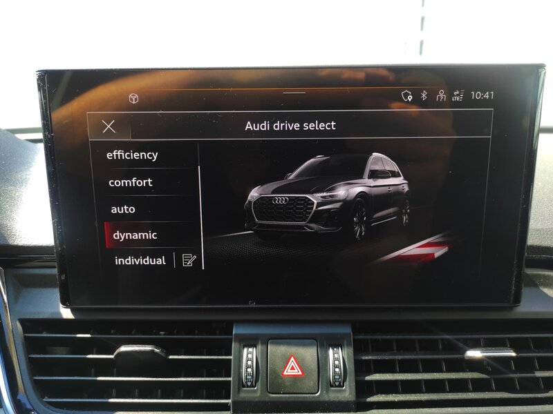 Audi - Q5 - 2,0TDi 40 150kW,4x4,S-Line, ČR