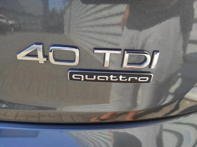 Audi - Q5 - 2,0TDi 40 150kW,4x4,S-Line, ČR