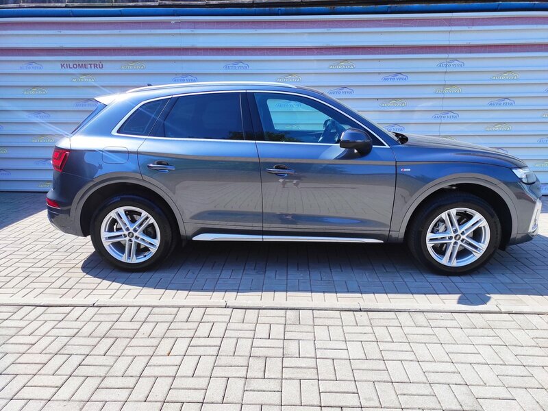 Audi - Q5 - 2,0TDi 40 150kW,4x4,S-Line, ČR