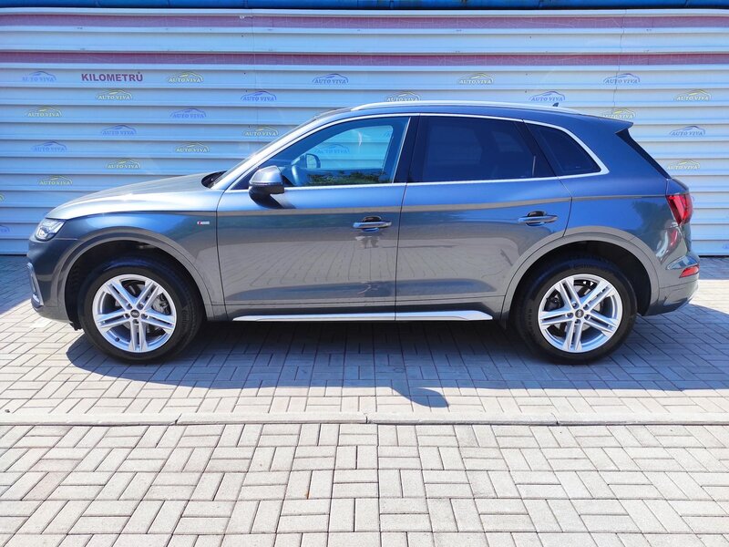 Audi - Q5 - 2,0TDi 40 150kW,4x4,S-Line, ČR