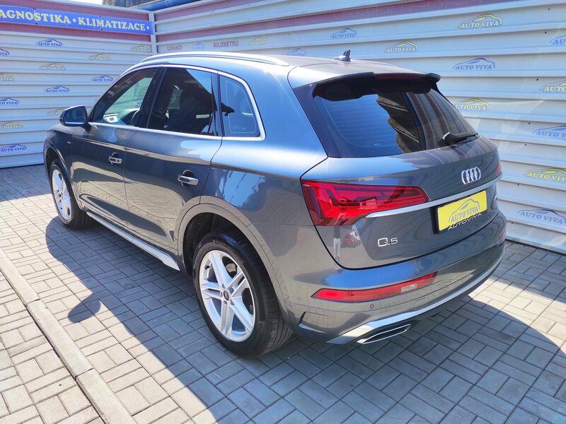 Audi - Q5 - 2,0TDi 40 150kW,4x4,S-Line, ČR