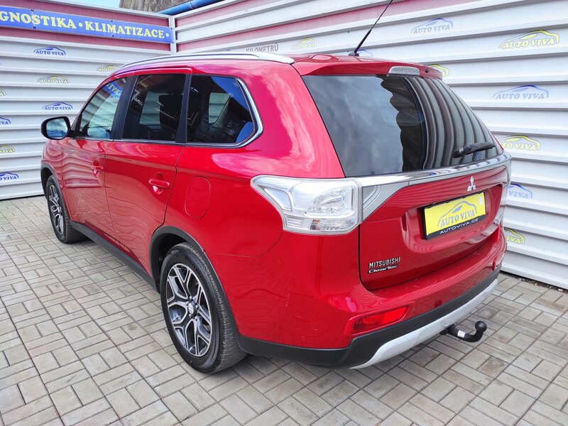 Mitsubishi - Outlander - 2.2D 110kW 6 st. MAN 4X4 7Míst