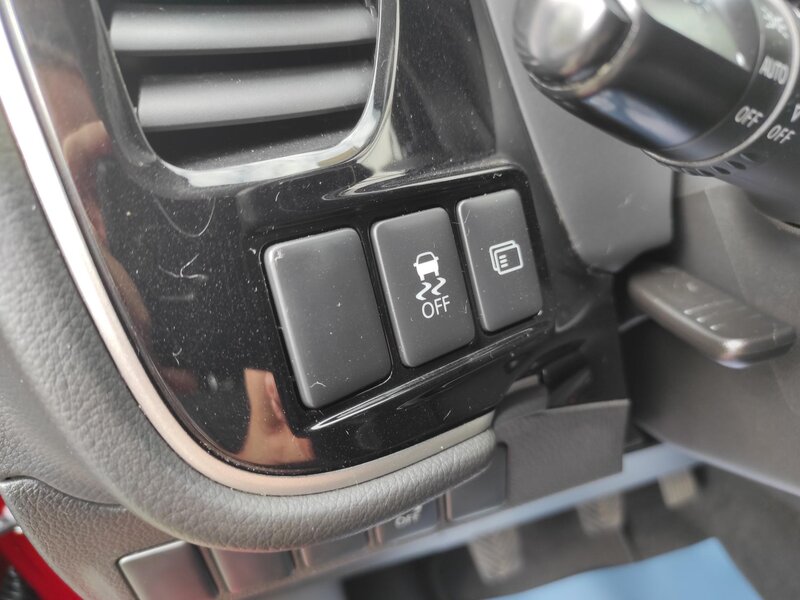 Mitsubishi - Outlander - 2.2D 110kW 6 st. MAN 4X4 7Míst