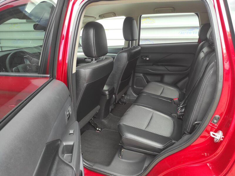 Mitsubishi - Outlander - 2.2D 110kW 6 st. MAN 4X4 7Míst