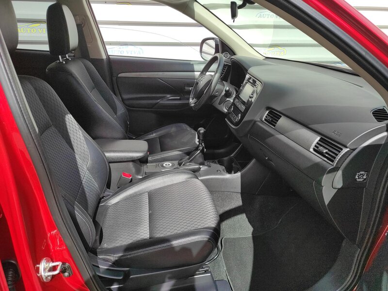 Mitsubishi - Outlander - 2.2D 110kW 6 st. MAN 4X4 7Míst