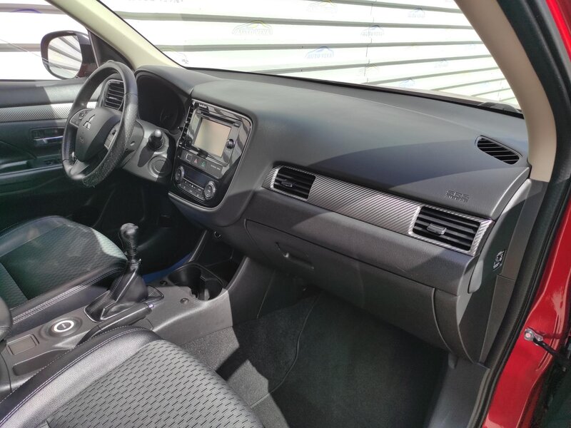 Mitsubishi - Outlander - 2.2D 110kW 6 st. MAN 4X4 7Míst