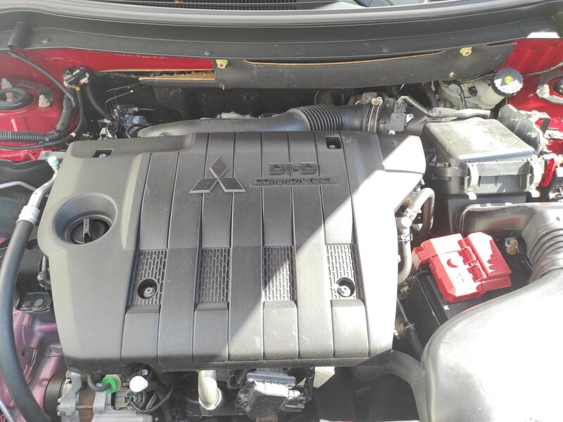 Mitsubishi - Outlander - 2.2D 110kW 6 st. MAN 4X4 7Míst