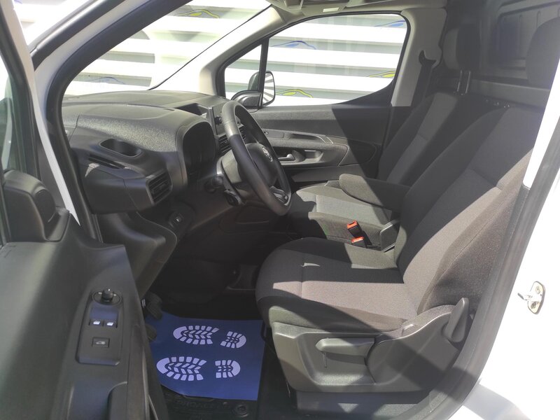 Toyota - ProAce City - 1,5D-4D 75kW L2, 1 maj., ČR