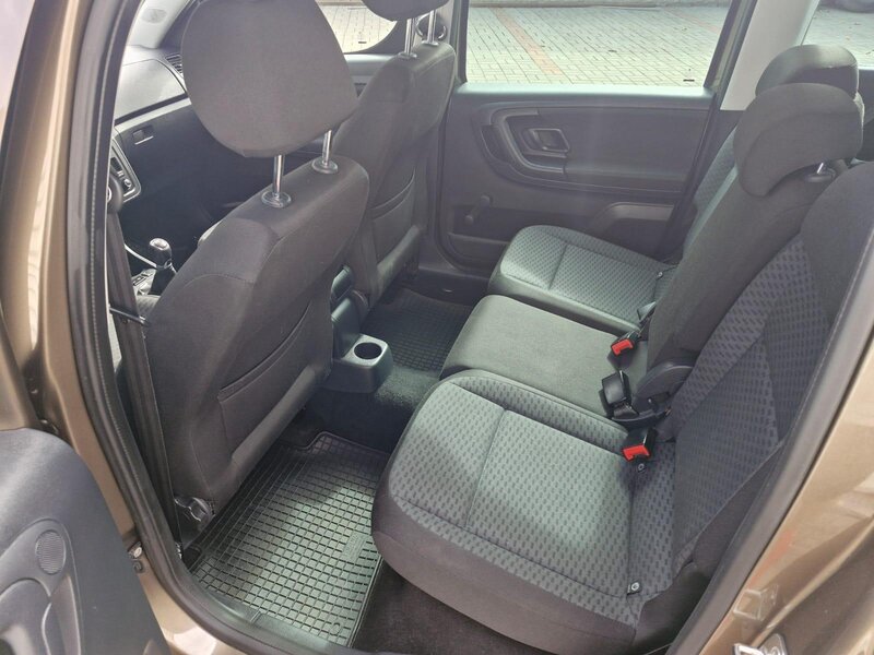 Škoda - Roomster - 1,2TSi 63kW,ČR,Tempomat,TZ Škoda - Roomster - 1,2TSi 63kW,ČR,Tempomat,TZ