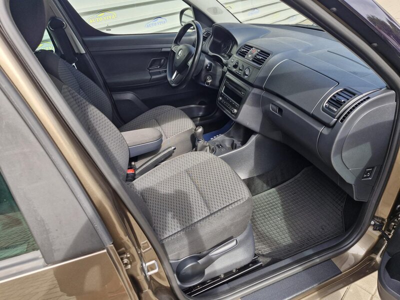 Škoda - Roomster - 1,2TSi 63kW,ČR,Tempomat,TZ Škoda - Roomster - 1,2TSi 63kW,ČR,Tempomat,TZ