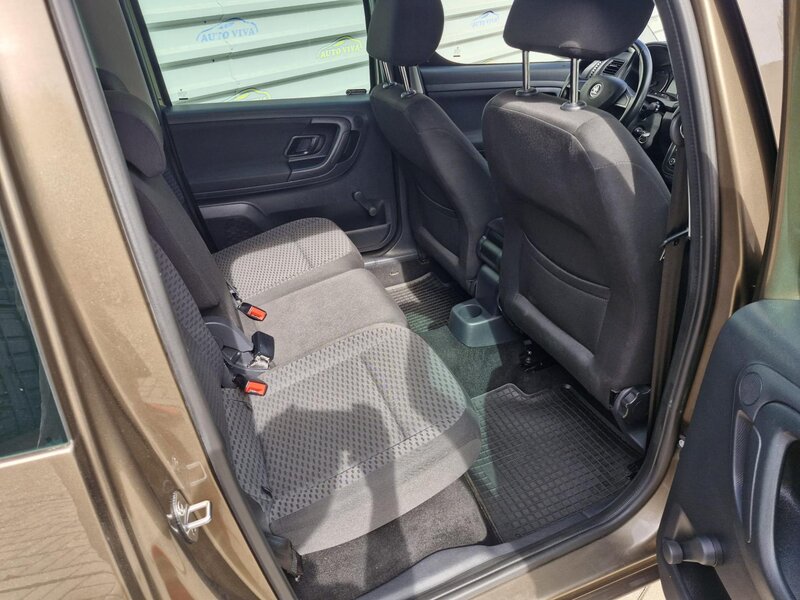 Škoda - Roomster - 1,2TSi 63kW,ČR,Tempomat,TZ Škoda - Roomster - 1,2TSi 63kW,ČR,Tempomat,TZ