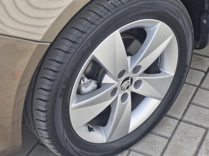 Škoda - Roomster - 1,2TSi 63kW,ČR,Tempomat,TZ Škoda - Roomster - 1,2TSi 63kW,ČR,Tempomat,TZ