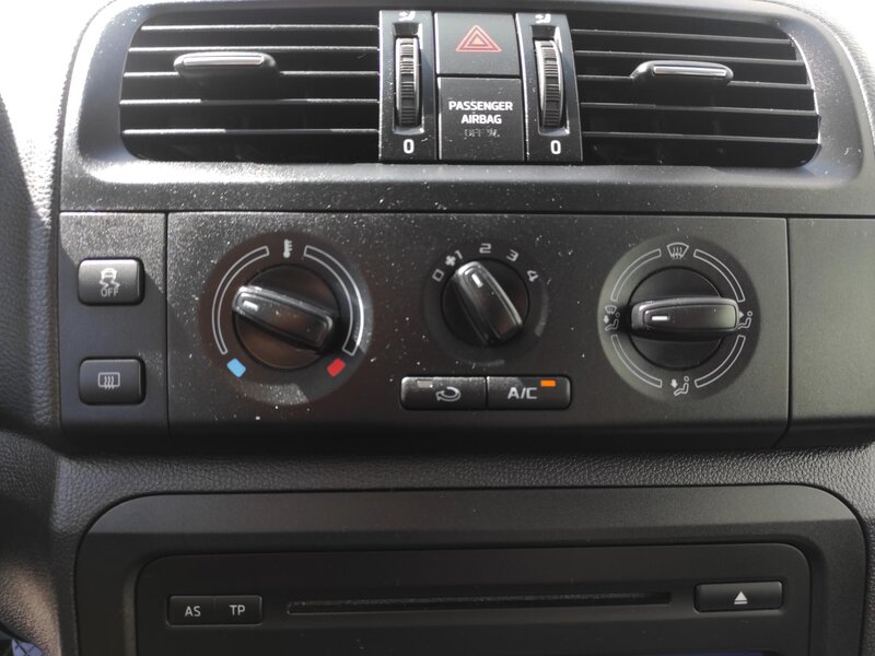 Škoda - Roomster - 1,2TSi 63kW,ČR,Tempomat,TZ Škoda - Roomster - 1,2TSi 63kW,ČR,Tempomat,TZ