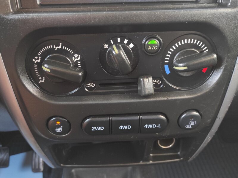 Suzuki - Jimny - 1,3DOHC 16V 62kW,4x4,Face,TZ Suzuki - Jimny - 1,3DOHC 16V 62kW,4x4,Face,TZ