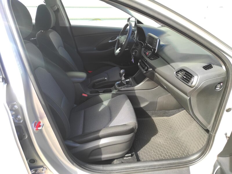 Hyundai - i30 - 1,4DOHC 16V,73kW,Top KM Hyundai - i30 - 1,4DOHC 16V,73kW,Top KM