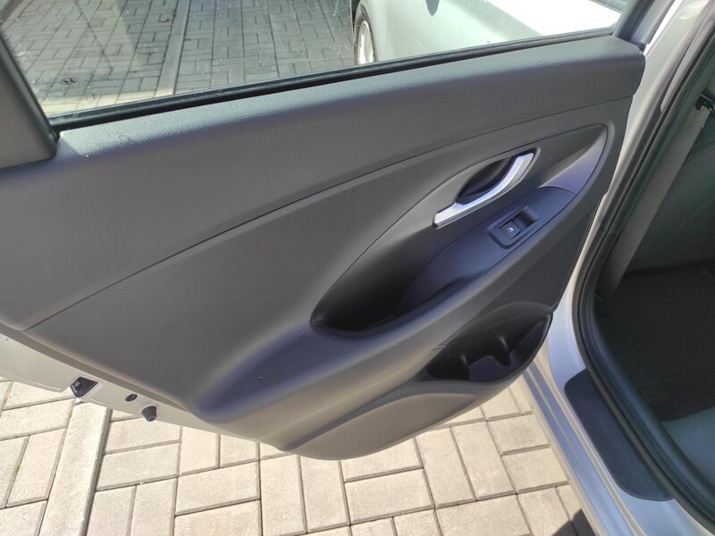 Hyundai - i30 - 1,4DOHC 16V,73kW,Top KM Hyundai - i30 - 1,4DOHC 16V,73kW,Top KM