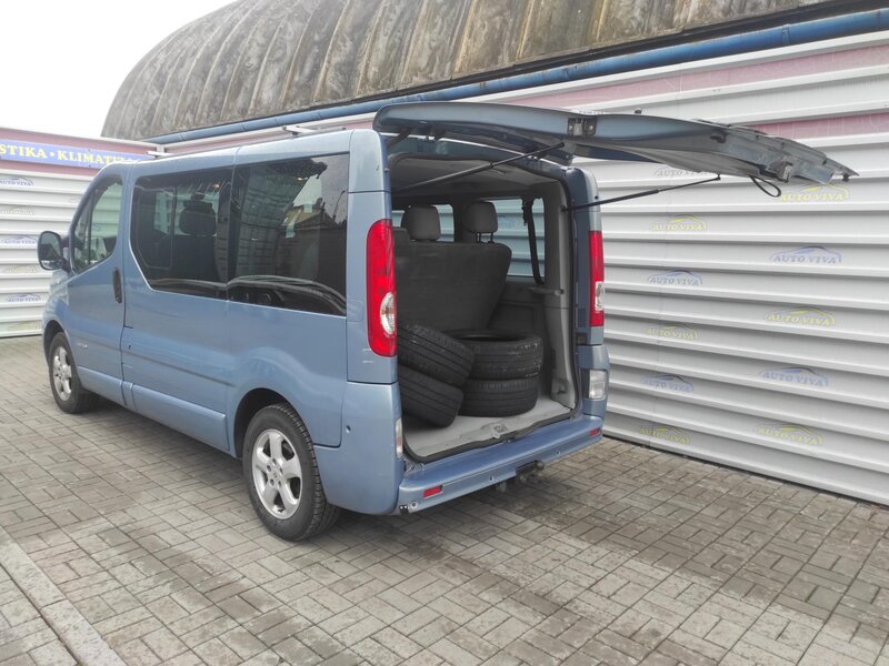 Renault - Trafic - 2,5dCi 107kW Passenger 7 míst