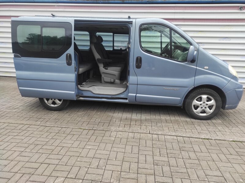 Renault - Trafic - 2,5dCi 107kW Passenger 7 míst
