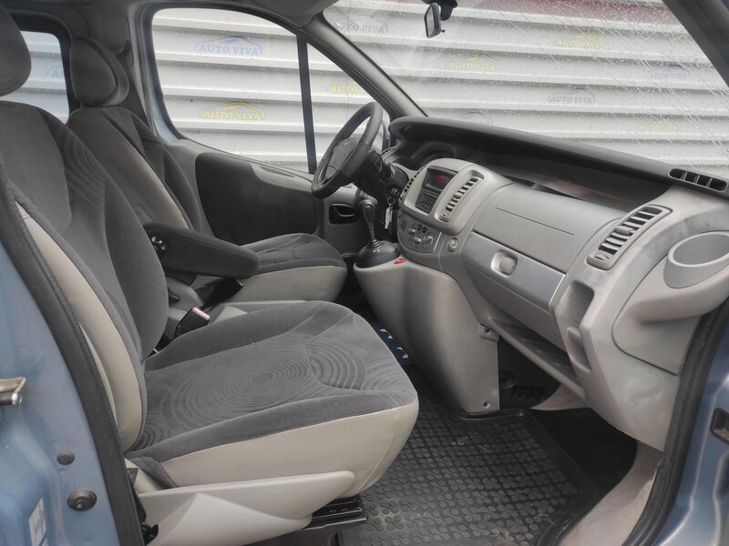 Renault - Trafic - 2,5dCi 107kW Passenger 7 míst