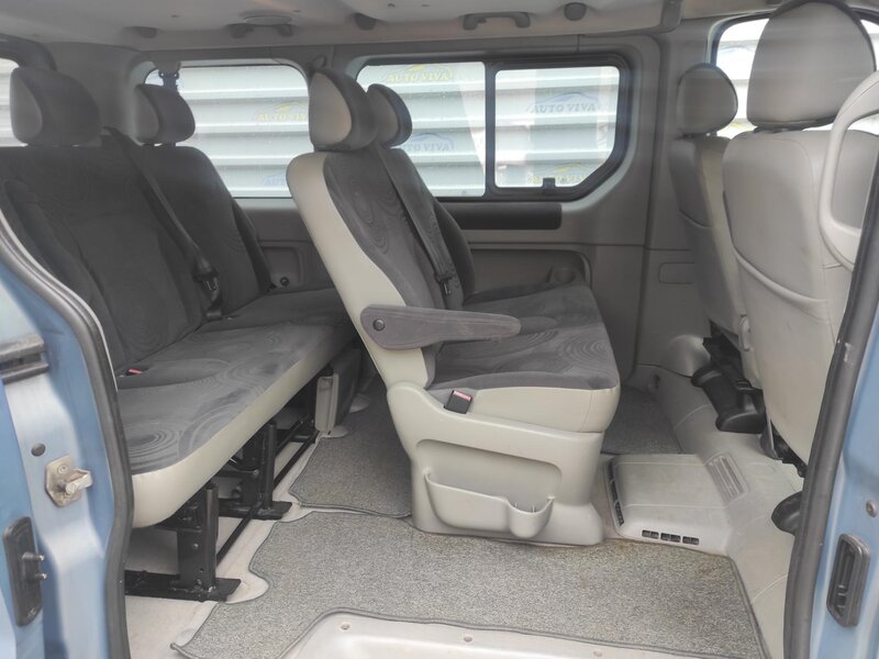 Renault - Trafic - 2,5dCi 107kW Passenger 7 míst