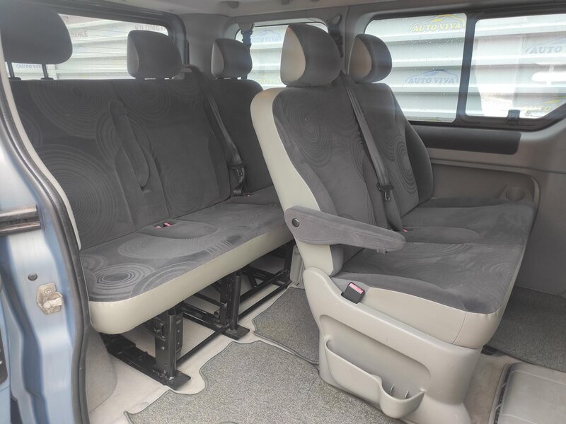 Renault - Trafic - 2,5dCi 107kW Passenger 7 míst