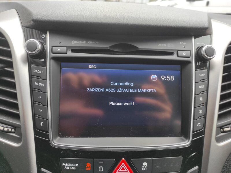 Hyundai - i30 - 1.6 CRDI 94kw Trikolor Hyundai - i30 - 1.6 CRDI 94kw Trikolor